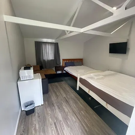 3 Beds Including 1 Sofa Bed Garden Chalet Unit B, 9 Steles Lane, Rotorua Villa